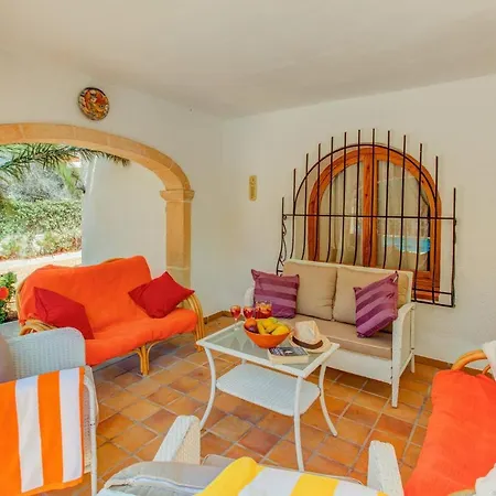 Spacious 5-bed Enzo In La Mar Blava Villa
